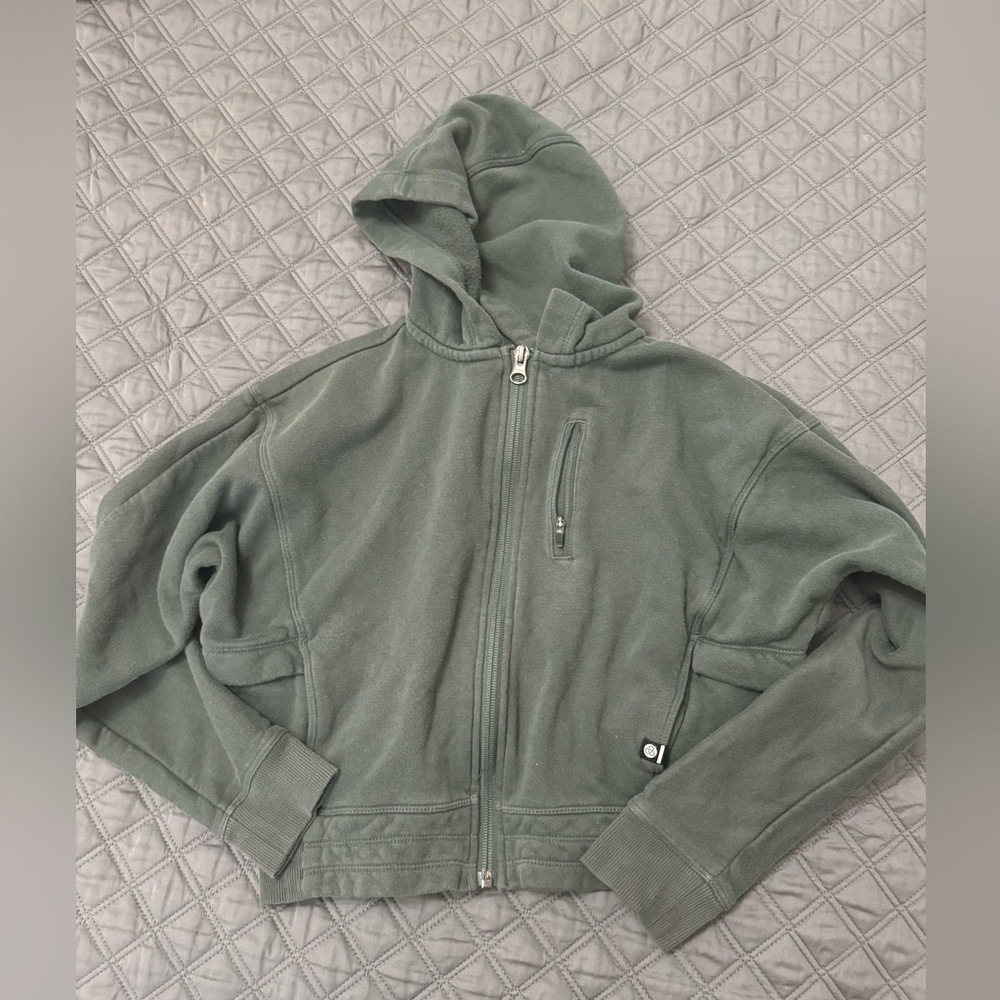 EUC girls Zella sweatshirt